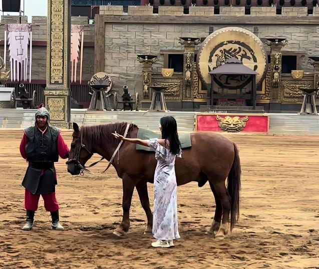 Fly-on-Horse Challenge at Kaifeng Qingming Riverside Landscape Garden